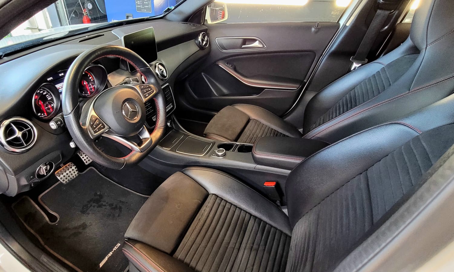 GLA 200 7G-DCT Fascination pk AMG Line